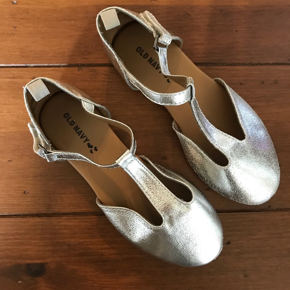 Old Navy Silver Flats